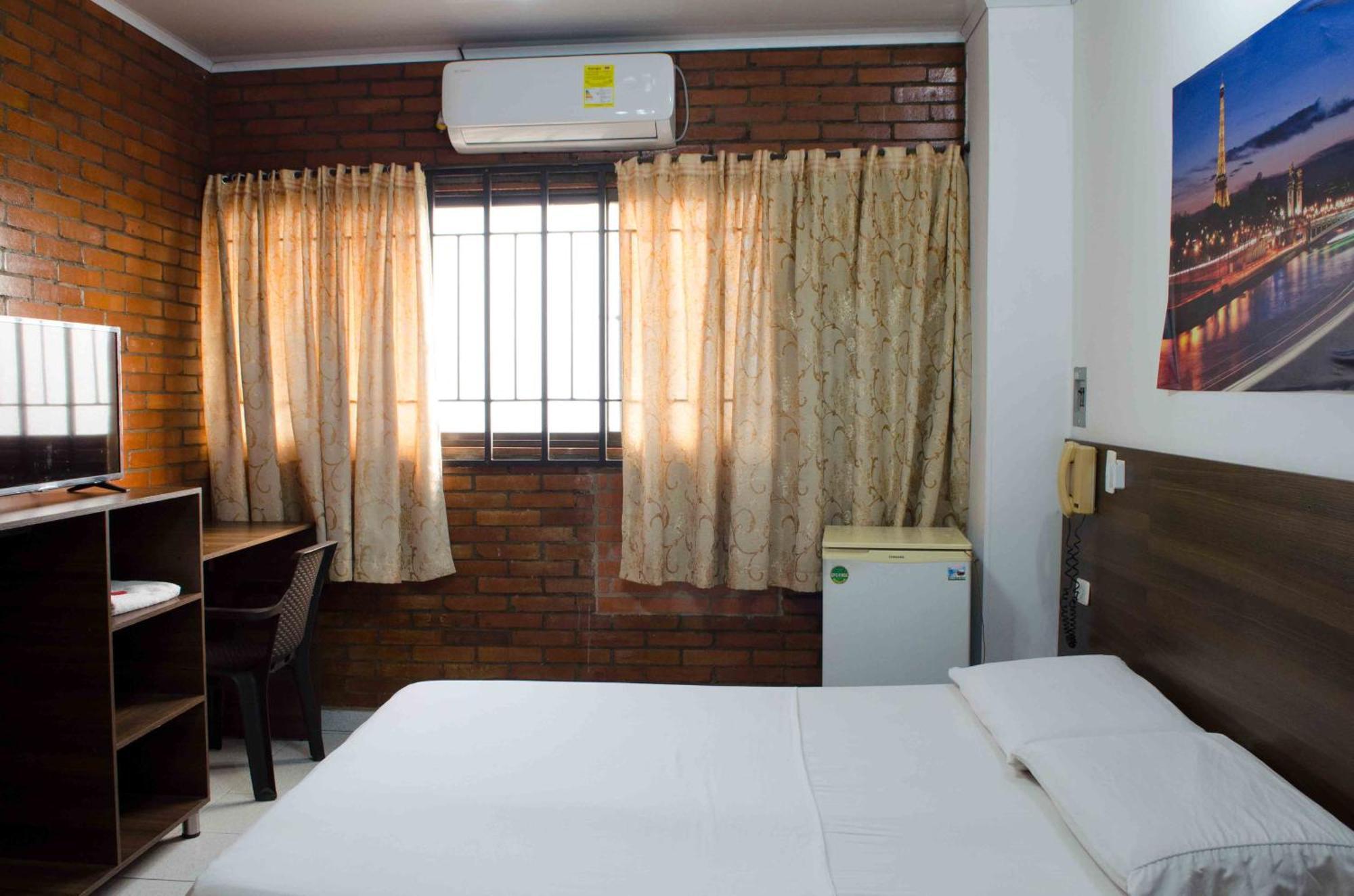 Hotel Elimar Хирардот Екстериор снимка